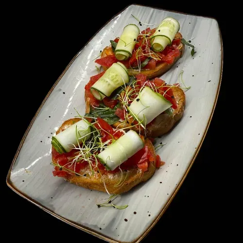 Bruschetta cu roșii